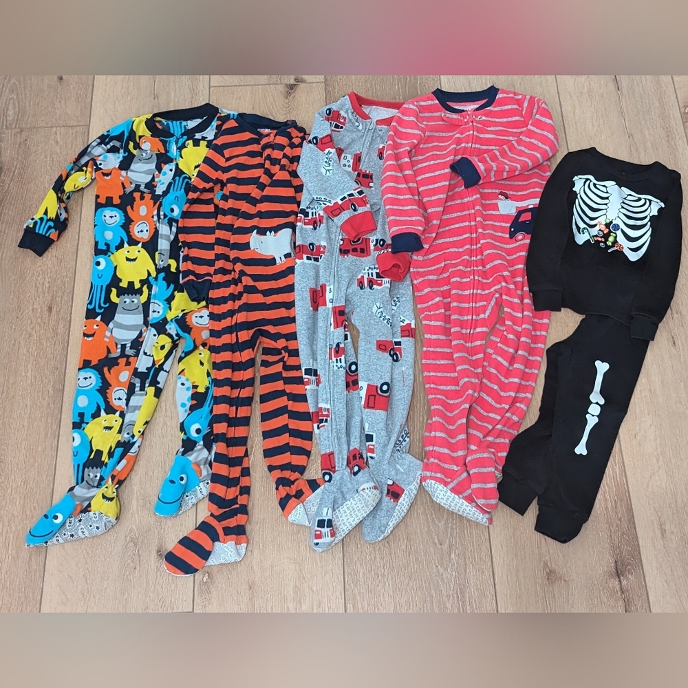 Lot of Boys 3T Pajamas Sleepers Fleece Carter's Footed Pjs Skeleton Halloween
